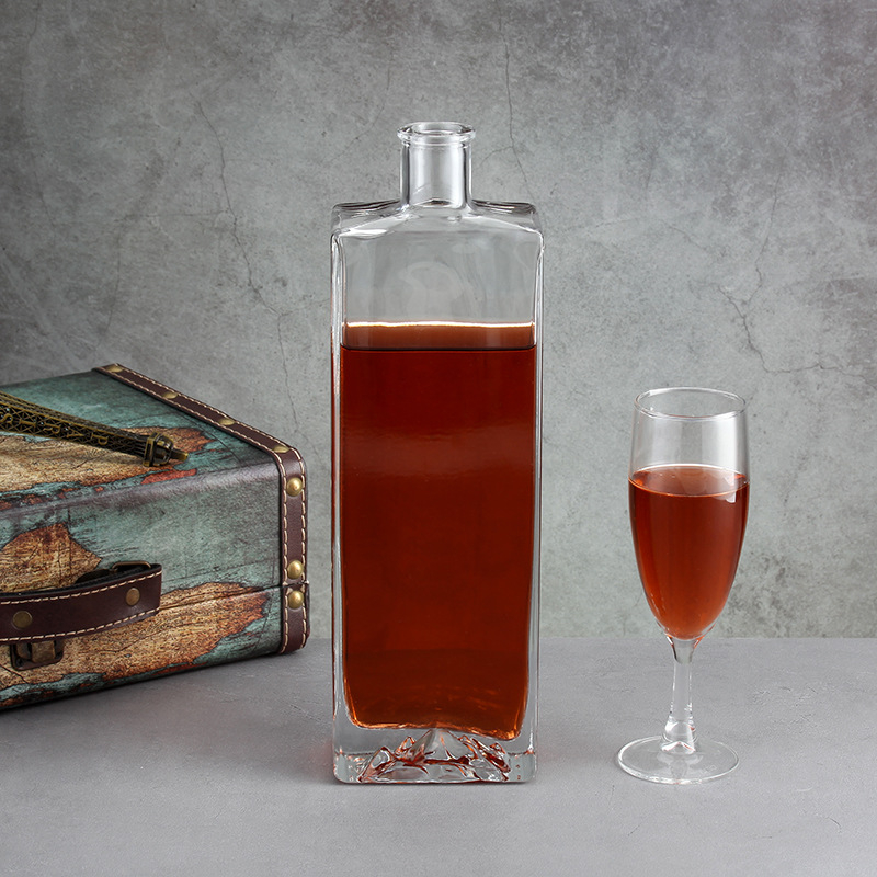 Vastagított kristályfehér üvegből készült üveg brandy és whiskey számára, 500 ml, lapos négyszögletes dekantáló
