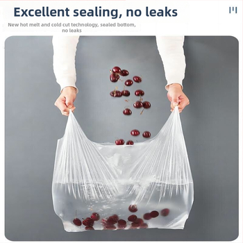 Saci de plastic albi, transparenți, de unică folosință pentru livrarea mâncării