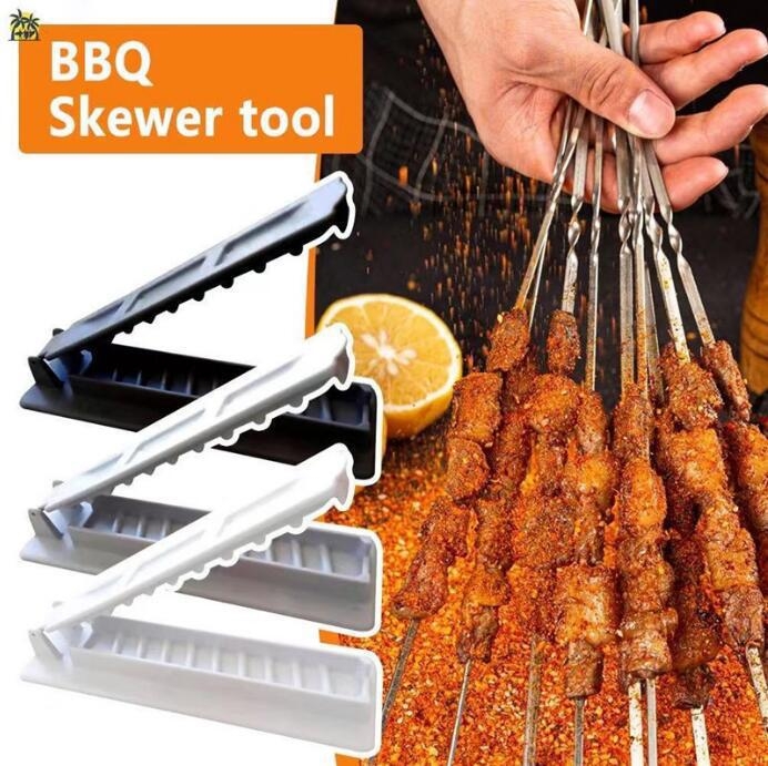 Dispozitiv pentru înșurarea cărnii la grătar – ustensilă pentru kebab