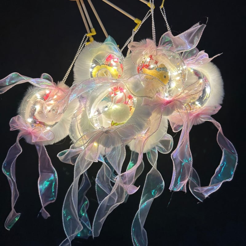 Iepuraș angelic strălucitor cu lanternă în sferă de cristal, 10 cm, portabil