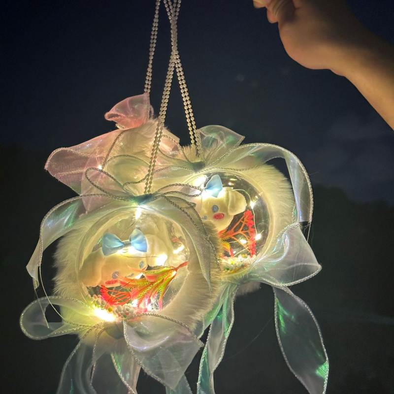 Iepuraș angelic strălucitor cu lanternă în sferă de cristal, 10 cm, portabil
