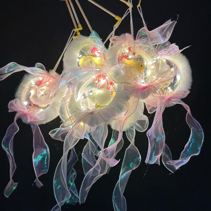 Iepuraș angelic strălucitor cu lanternă în sferă de cristal, 10 cm, portabil