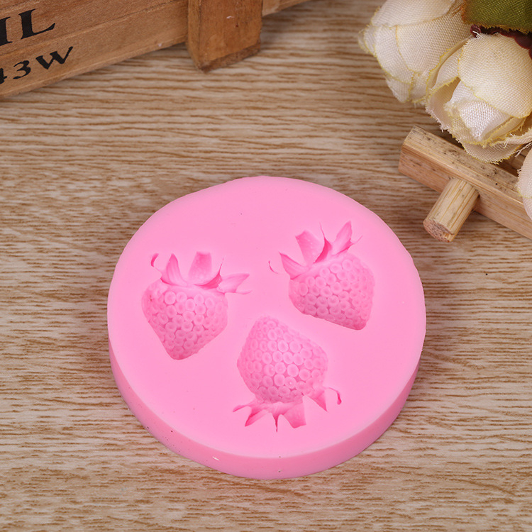 Set de 3 forme din silicon pentru fondant cu căpșune – decorare prăjituri, ciocolată, bomboane și mousse