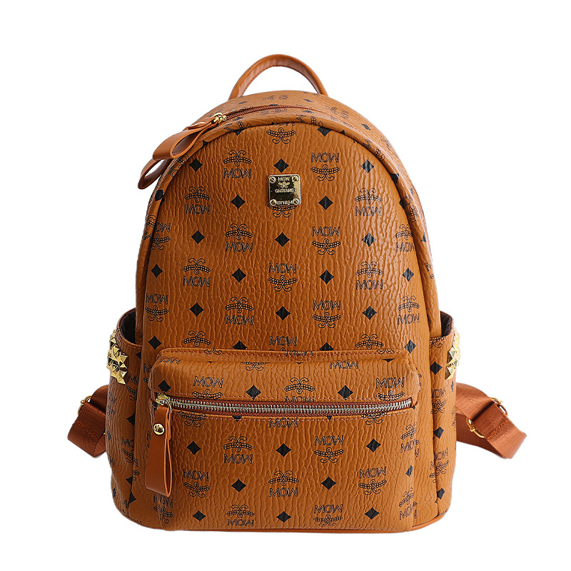 Rucsac nou cu nituri, M Brand, stil casual, design cu litere european-american, capacitate mare pentru călătorii și pentru școală