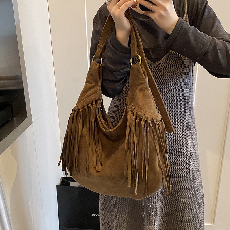 Geantă pentru femei cu ciucuri din piele sintetică, inspirată de stilul american post-apocaliptic, crossbody și tote pentru utilizare zilnică