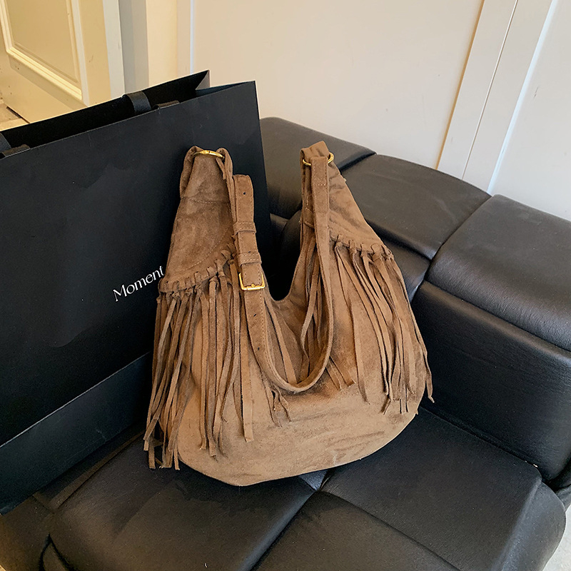 Geantă pentru femei cu ciucuri din piele sintetică, inspirată de stilul american post-apocaliptic, crossbody și tote pentru utilizare zilnică