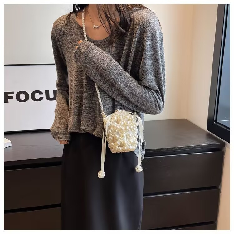 Geantă din acrilic cu perle pentru femei, crossbody cilindrică, mini portofel