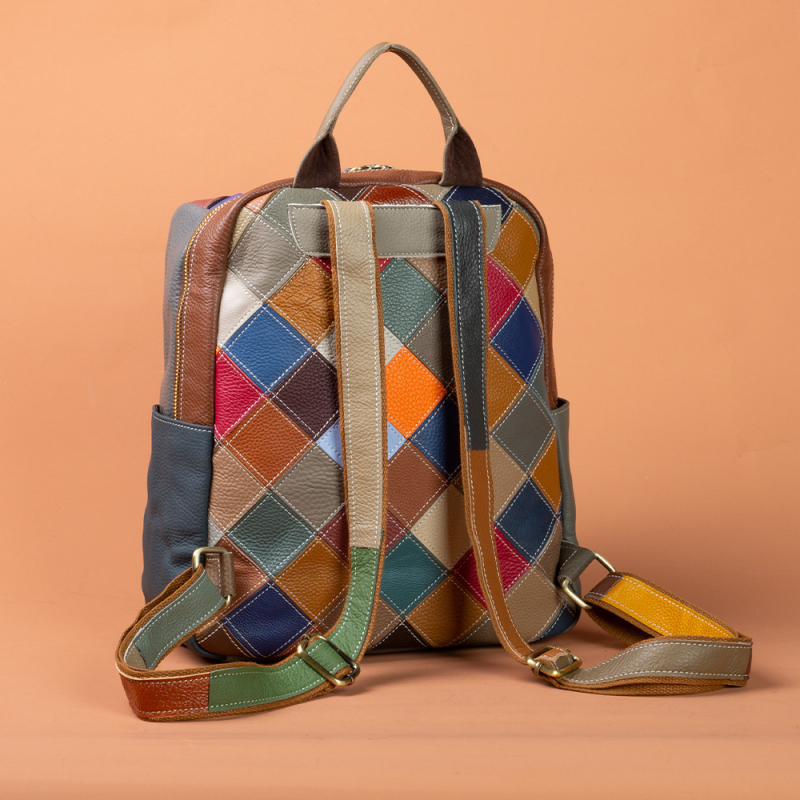 Geantă de damă din piele naturală, rucsac boem colorat, model geometric cu nuanțe contrastante
