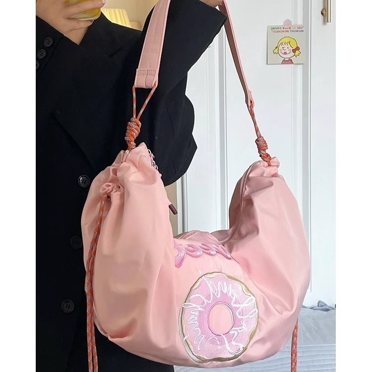 Geantă de damă din nylon bucket - medie, stil street-trendy, cu curele de umăr/șnur crossbody, închidere cu fermoar, buzunar interior