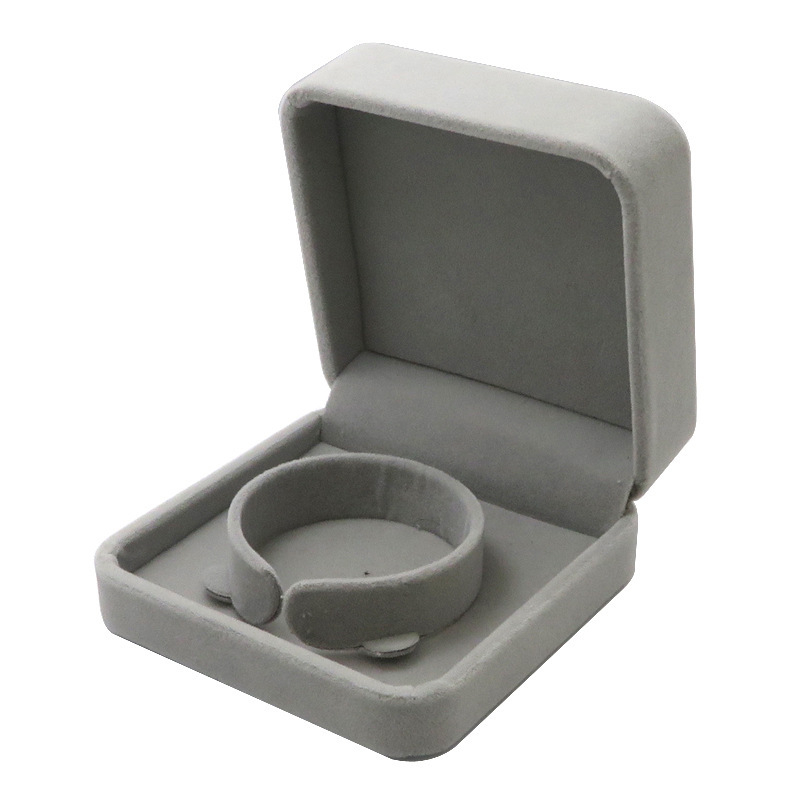 Cutie pentru pandantiv și bijuterii — set cutii din velur pentru colier, cutie pentru cercei, dimensiuni 5×4,5×4 cm