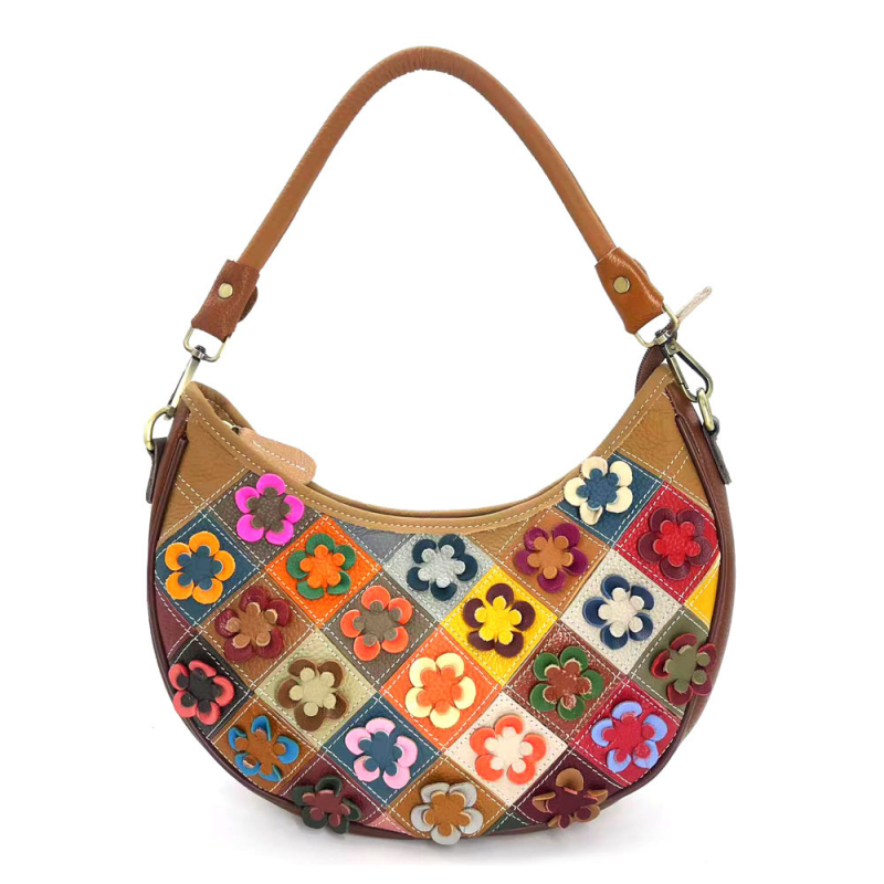 Geantă de damă din piele naturală, în formă de semilună, cu patchwork din piele de bovină și motiv cu floare de prune