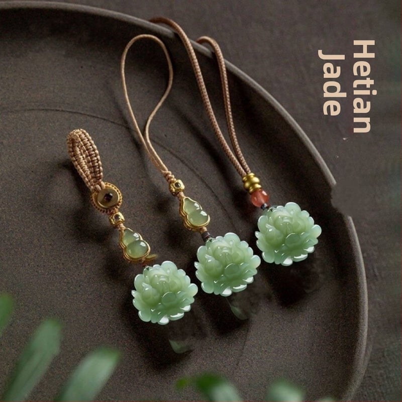 Jad Hetian natural – breloc pentru mașină și pandantiv, design minimalist cu floare plată, verde deschis, accesoriu unisex