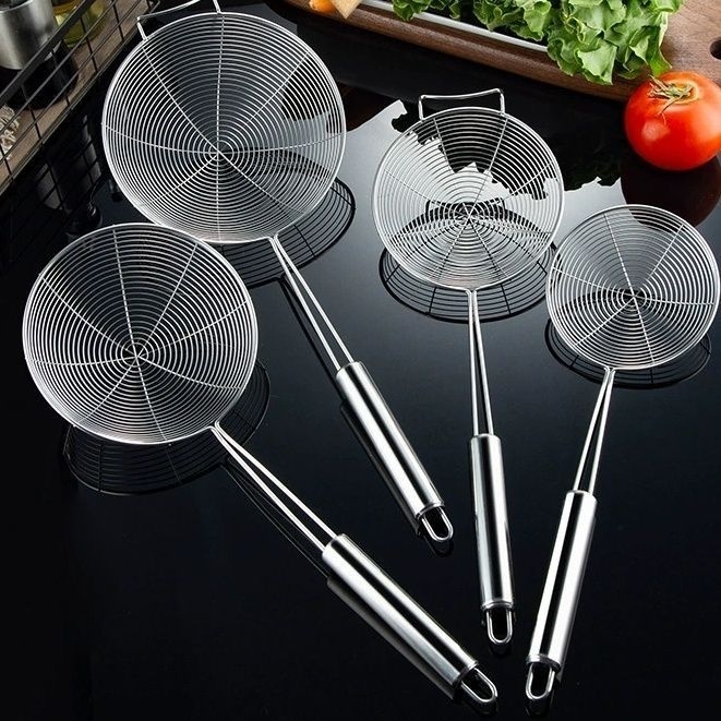 Lingură de strecurare din oțel inoxidabil pentru găluște, tăiței și hot pot — filtru și lingură de prăjit