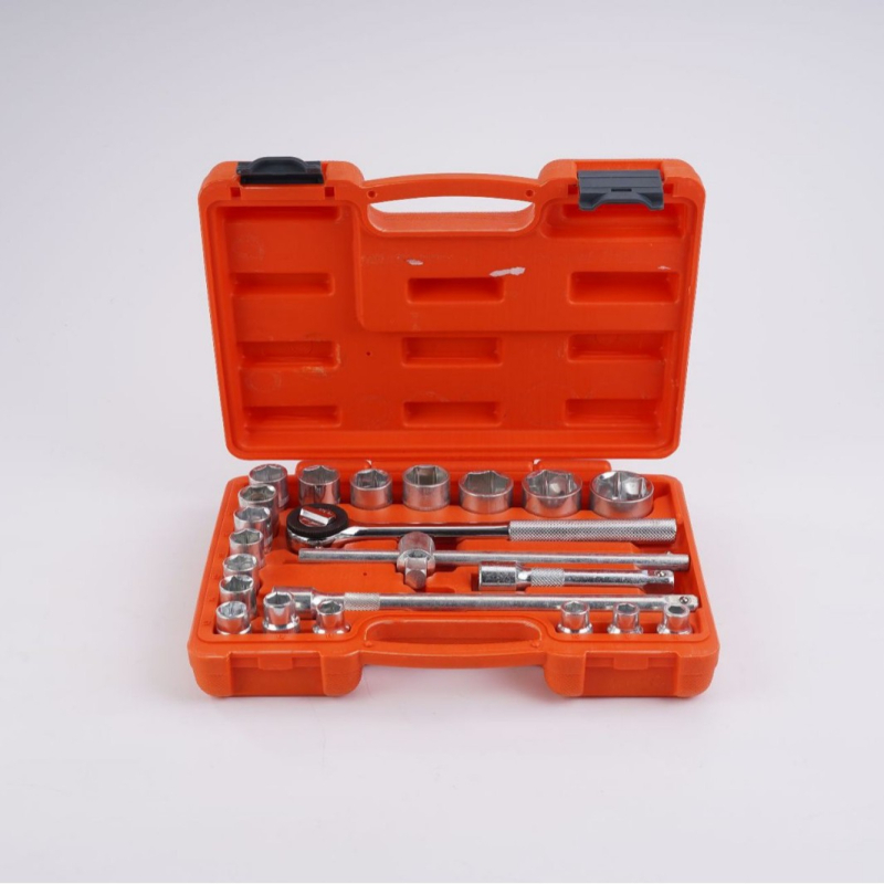 Set auto de 22 piese cu chei cu soclu și cutie de scule