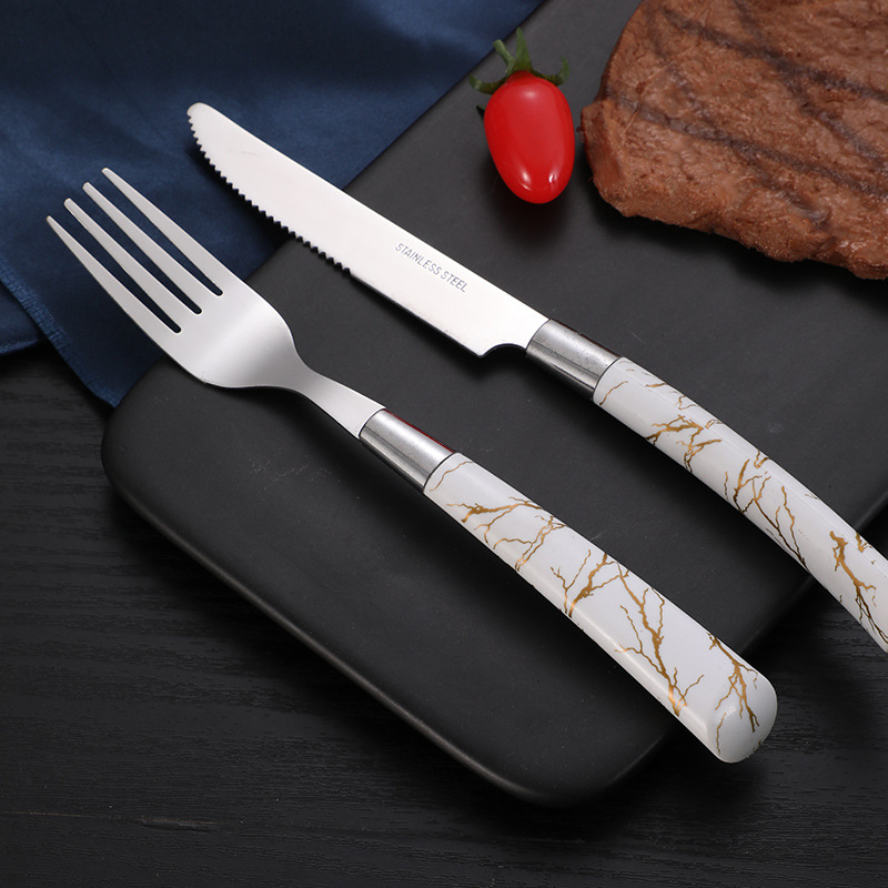 Set din oțel inoxidabil pentru tacâmuri occidentale: cuțit, furculiță și lingură; cuțit de steak; design marmorat pentru uz casnic