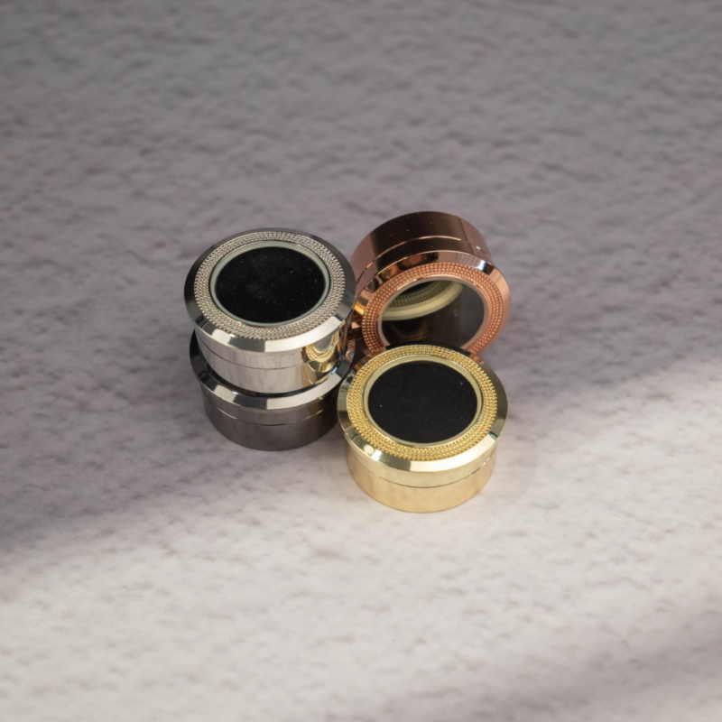 Cutie circulară din metal pentru diamante libere și pietre colorate, capac din piele, ambalaj cadou
