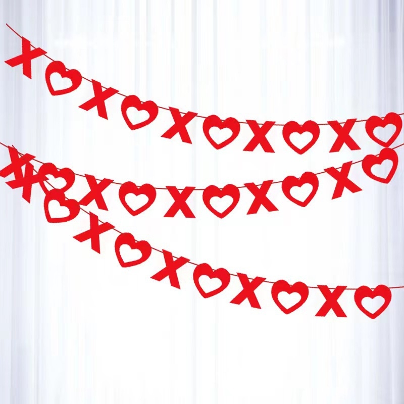 Ghirlandă de inimioare din fetru pentru Ziua Îndrăgostiților – ILOVEYOU, decor pentru camera de nuntă