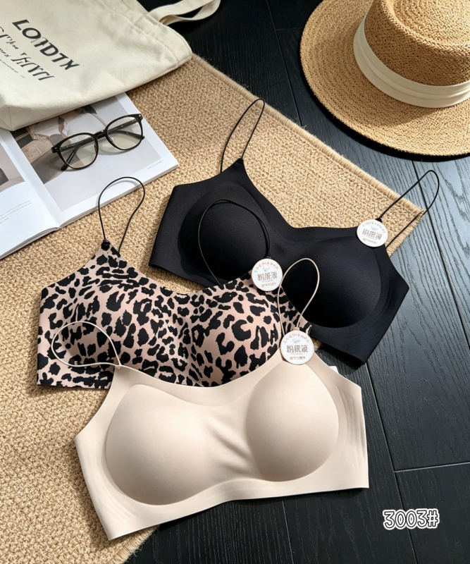 Sutien invizibil fara cusaturi cu bretele subtiri, cupe respirabile, push-up, spate deschis