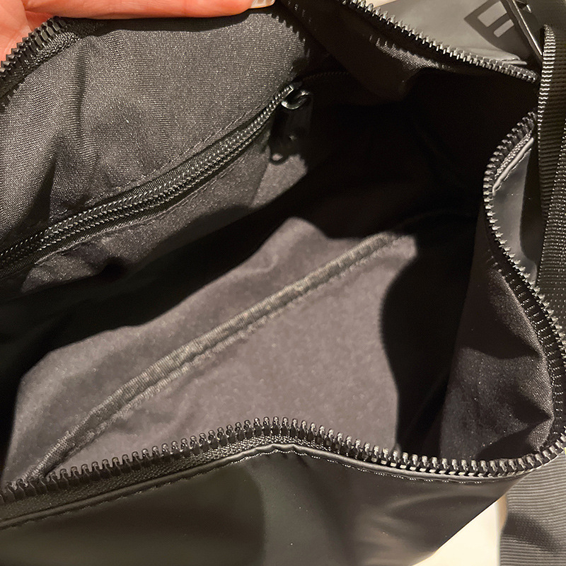 Geantă crossbody cilindrică casual, model 2026 pentru vară, geantă mare de umăr, stil urban simplu