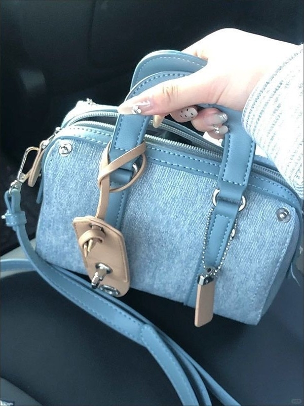 Geantă Boston din denim pentru femei, stil franțuzesc, cu mâner și curea de umăr, geantă în formă de pernă, nou model 2026