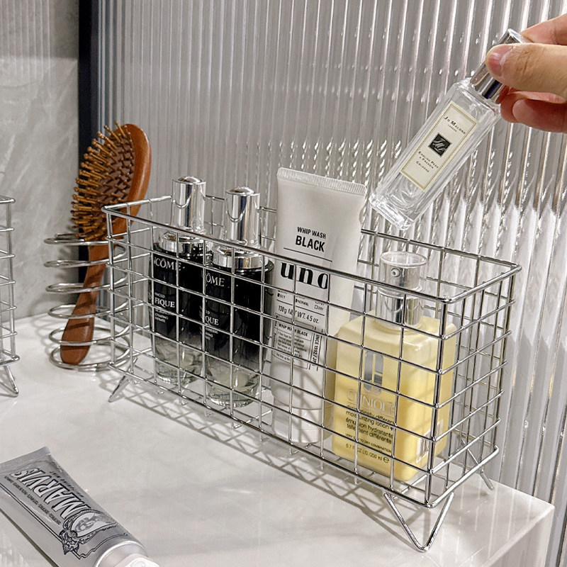 Organizator de baie din fier cu coș de depozitare — organizator pentru cosmetic pe blat