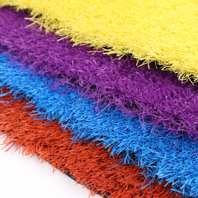 Gazon artificial dens, colorat, pentru exterior, spații de joacă pentru grădinițe, cu design curcubeu