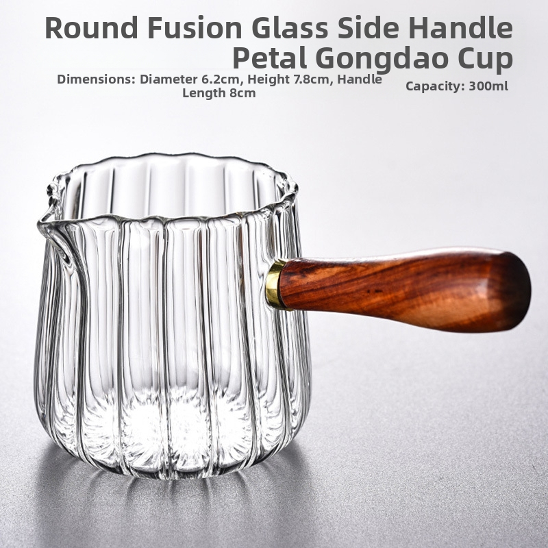 Sticlă din borosilicat înalt, cu model petale striate, transparentă, rezistentă la căldură, cu mâner lateral și distribuitor de ceai pentru turnare uniformă