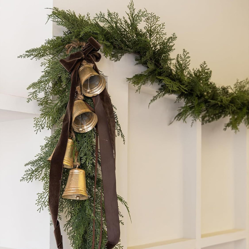 Plante verzi artificiale și vițe decorativ pentru interior, ghirlande cu ace de brad, brad și cedru, textură moale la atingere