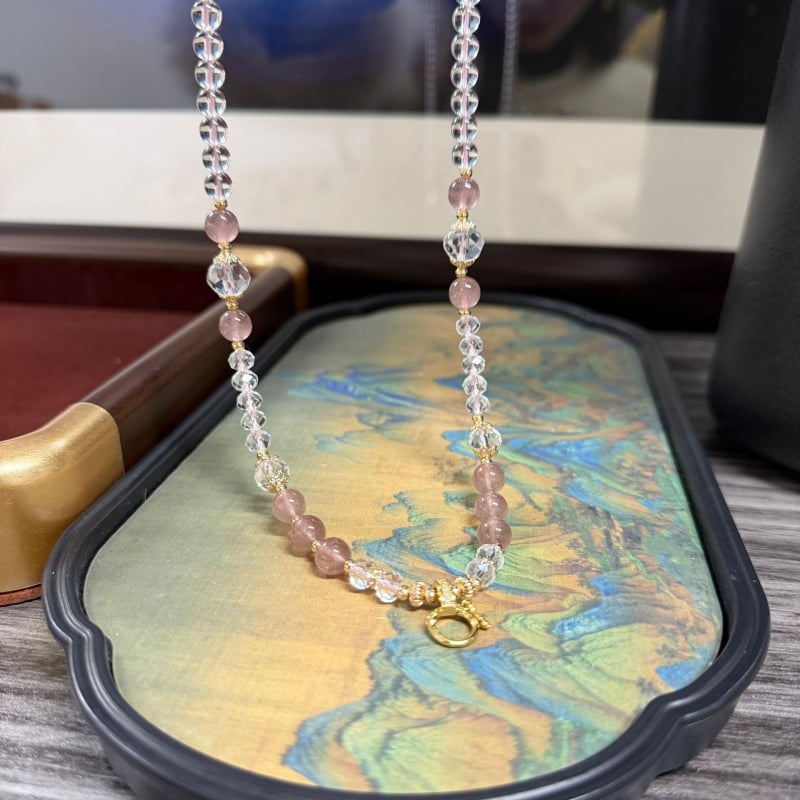 Colier cu cuarț căpșună și închidere universală, design versatil cu pandant Thangka cu vulpe cu nouă cozi și amulet budist thailandez, lanț cu mărgele de 6 mm