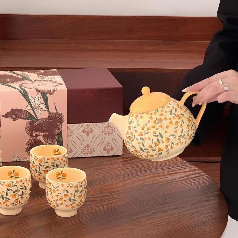 Set ceai porțelan stil chinezesc retro cu flori roșii, ceainic și cești în cutie cadou, pentru casa nouă