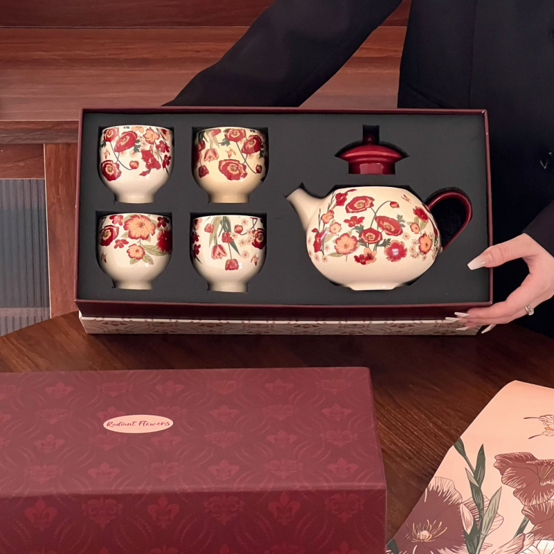 Set ceai porțelan stil chinezesc retro cu flori roșii, ceainic și cești în cutie cadou, pentru casa nouă