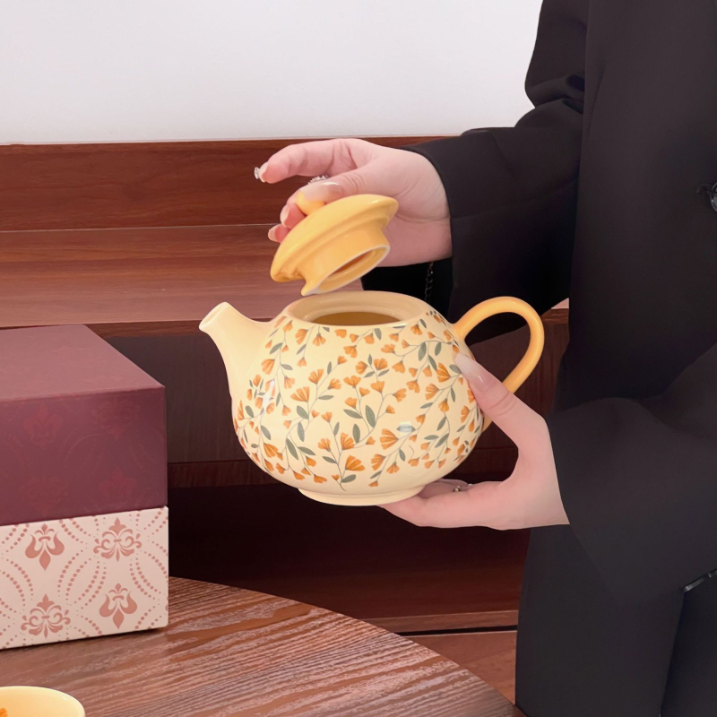 Set ceai porțelan stil chinezesc retro cu flori roșii, ceainic și cești în cutie cadou, pentru casa nouă