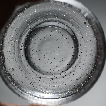 Pahar din sticlă suflată manual, rotund, cu bază groasă, pentru ceai, whisky și băuturi spirtoase; pahar cu bule; pahar de vin de fructe