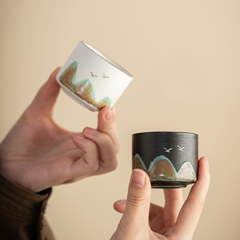 Set de cești de ceai din porțelan într-o cutie cadou, cu motiv munți și râuri