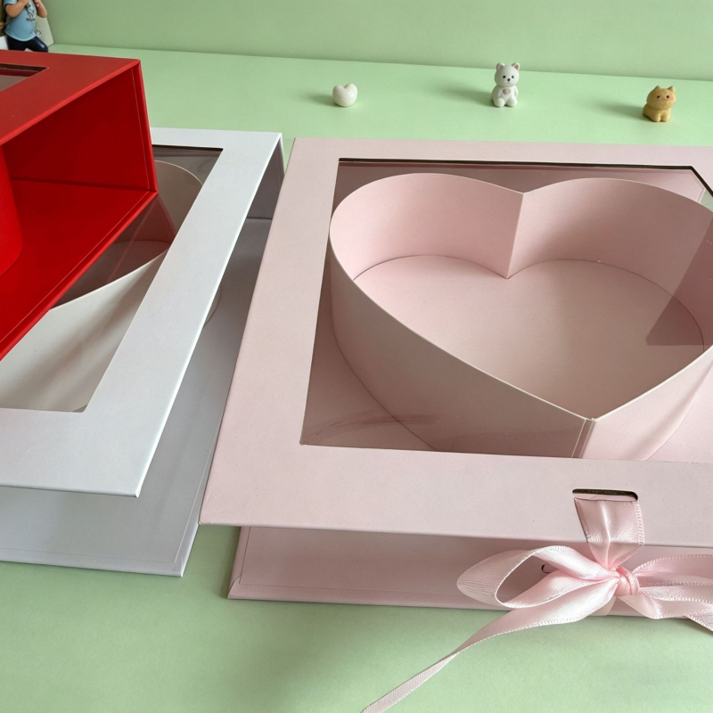 Cutie cadou cu fereastră în temă inimă, cutie transparentă pentru flori de Valentine's și cadouri de ziua de naștere