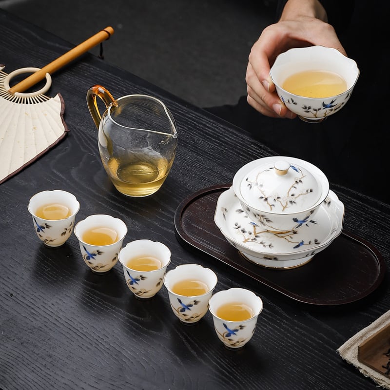 Set Kung Fu de ceai din porțelan Shishang Xuan, cu cești și boluri cu capac și decor aurit, cadou ceramic