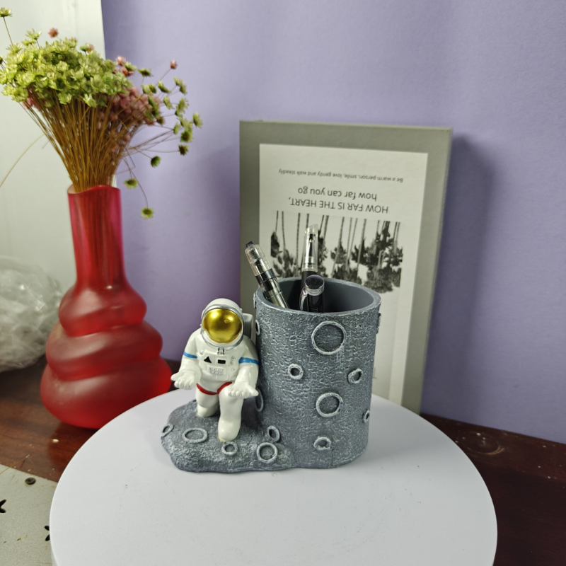 Suport pentru pixuri cu astronaut, în stil modern minimalist, pentru birou; decor creativ, cadou pentru Ziua Profesorului sau pentru ziua de naștere.