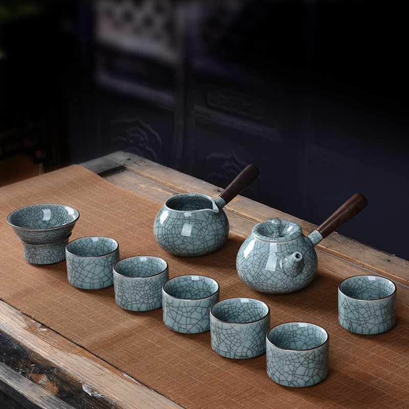 Ceainic ceramic Ge Ware cu glazură crackle și mâner lateral, set de ceai Kung Fu într-o cutie cadou din lemn, personalizare logo disponibil, stil luxos ușor