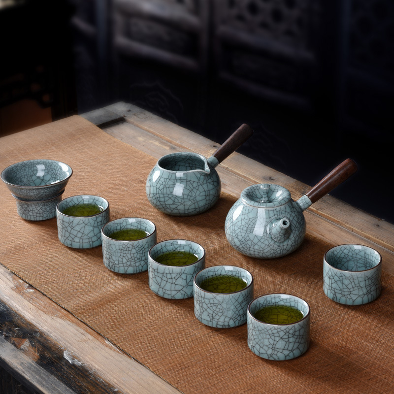 Ceainic ceramic Ge Ware cu glazură crackle și mâner lateral, set de ceai Kung Fu într-o cutie cadou din lemn, personalizare logo disponibil, stil luxos ușor