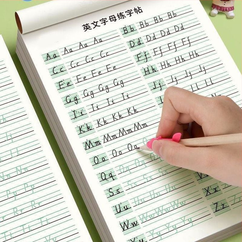 Practică de scriere în limba engleză pentru clasele I–III: caiet de trasat