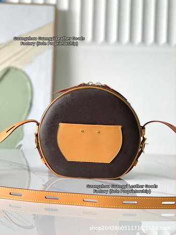 Klasická retro dámska okrúhla kabelka s monogramom z roku 2026 s luxusnou potlačou, malá crossbody kabelka