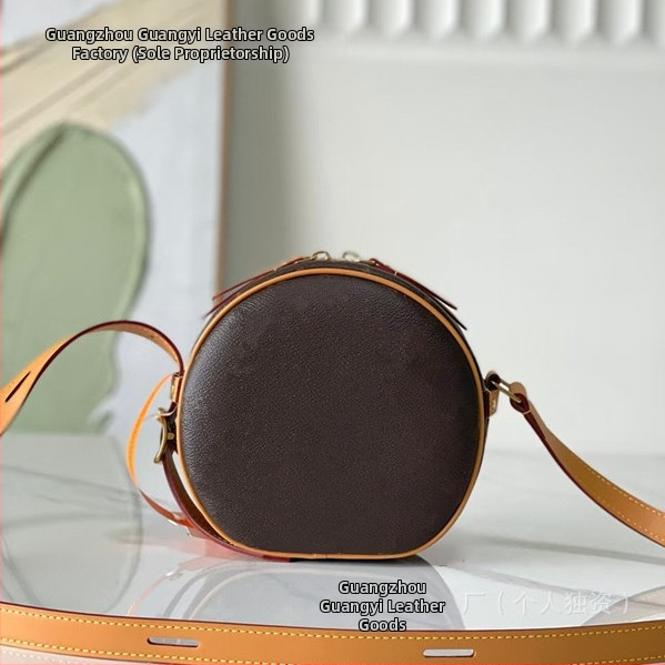 Klasická retro dámska okrúhla kabelka s monogramom z roku 2026 s luxusnou potlačou, malá crossbody kabelka