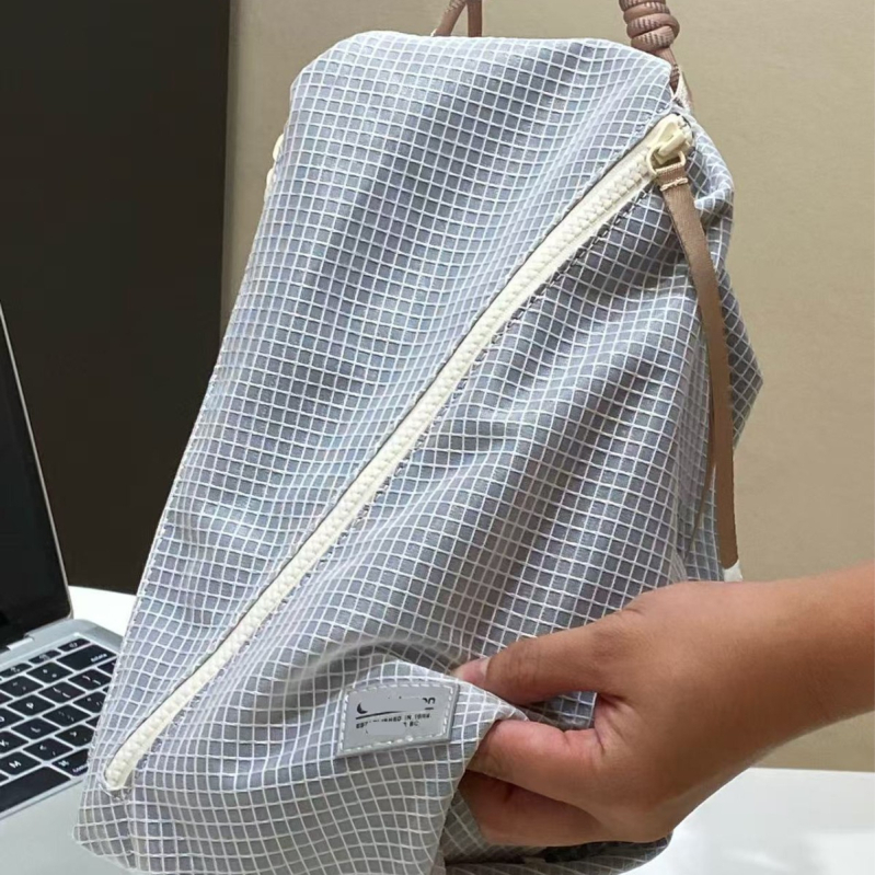 Geantă crossbody gri multifuncțională pentru femei — geantă de umăr elegantă, versatilă pentru drumeții în aer liber