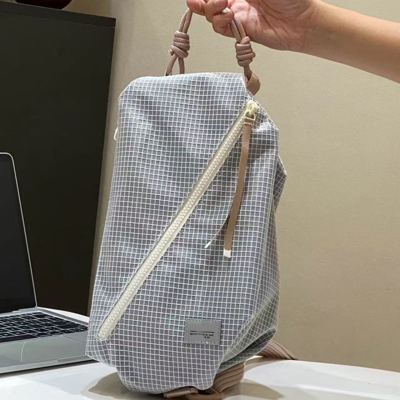 Geantă crossbody gri multifuncțională pentru femei — geantă de umăr elegantă, versatilă pentru drumeții în aer liber