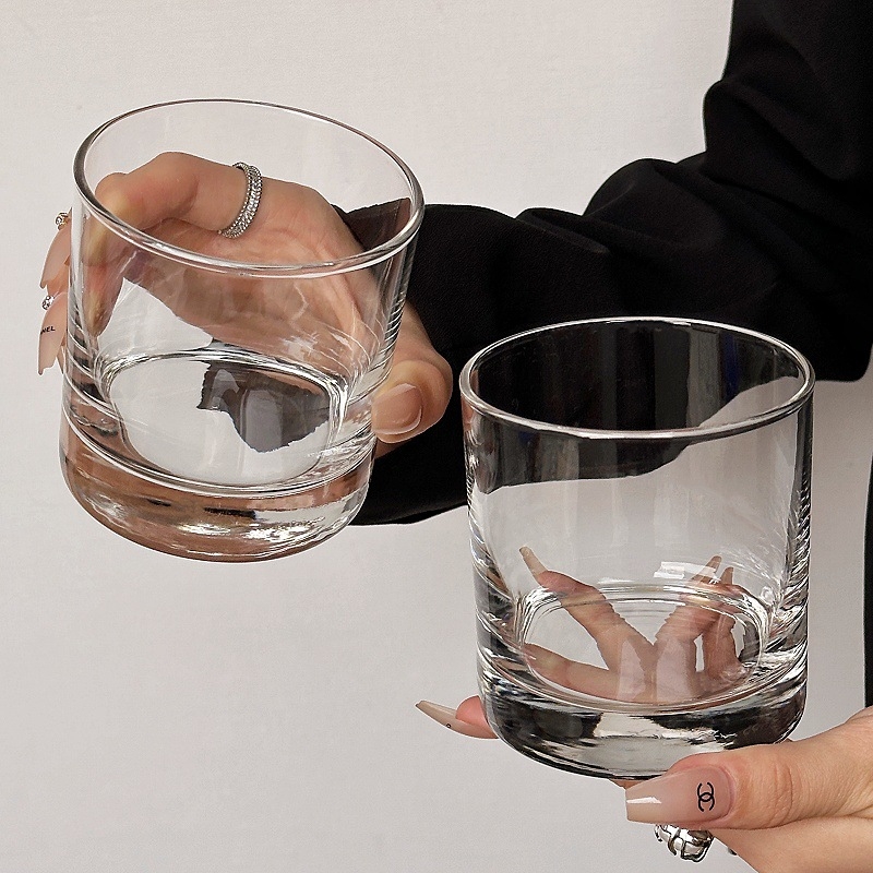 Pahar de whisky cu bilă mare de gheață, stil rock, design premium