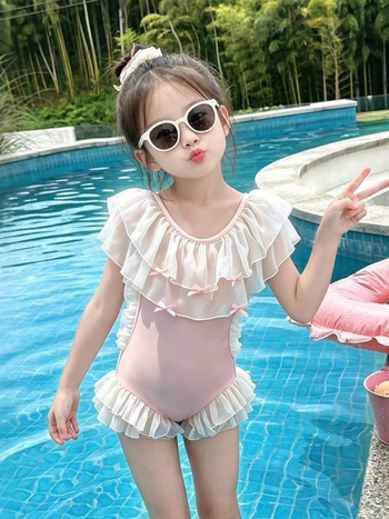 Costum de baie întreg pentru fete, roz, din plasă dublă, cu funda și margine cu volane