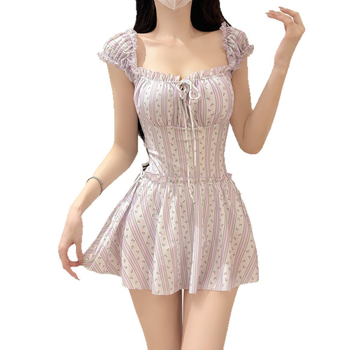 Costum de baie floral cu un umăr, croială cu fustă și cupă căptușită