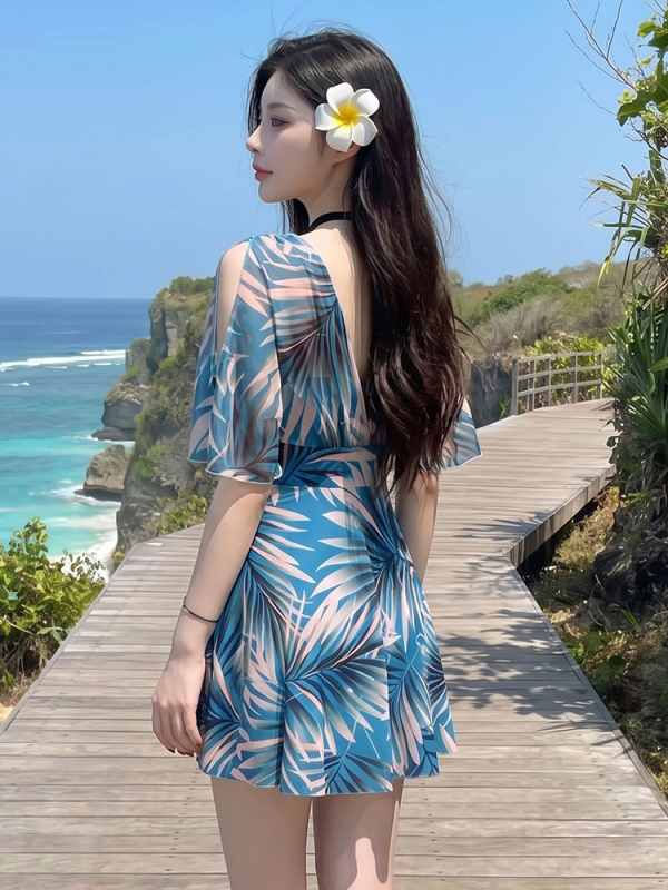 Costum de baie pentru femei, piesă unică, plus size pentru siluete curbate, acoperire modestă, efect de subțiere, aspect premium