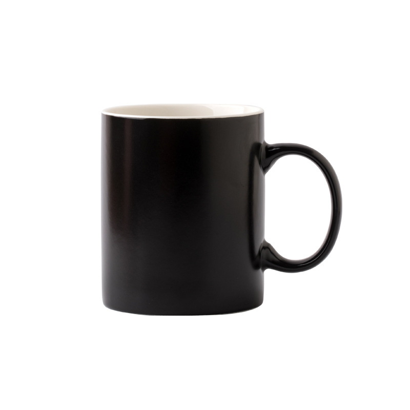 Cana de cafea din ceramică neagră, mată, în stil european, cu linguriță