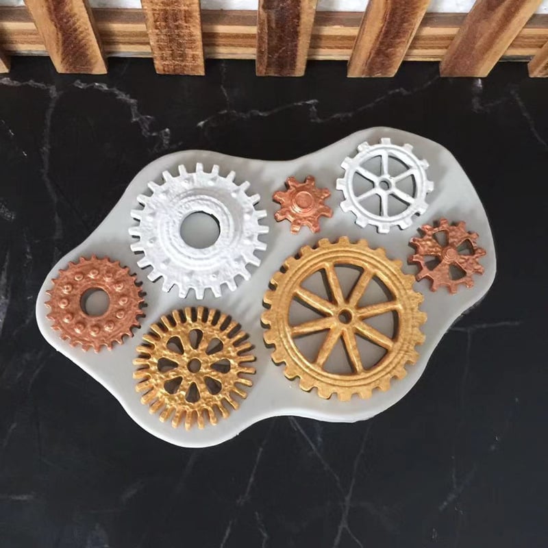 Formă din silicon cu motiv de angrenaj ceas pentru decorarea torturilor cu fondant și ciocolată